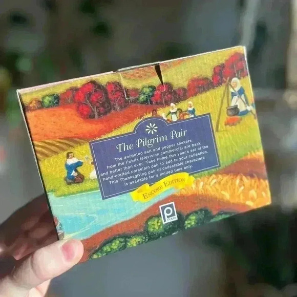 Publix 2001 The Pilgrim Pair Salt & Pepper Shakers - Thanksgiving Collectibles - Picture 8 of 8